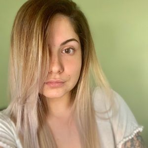 Meet your Posher, Alicia